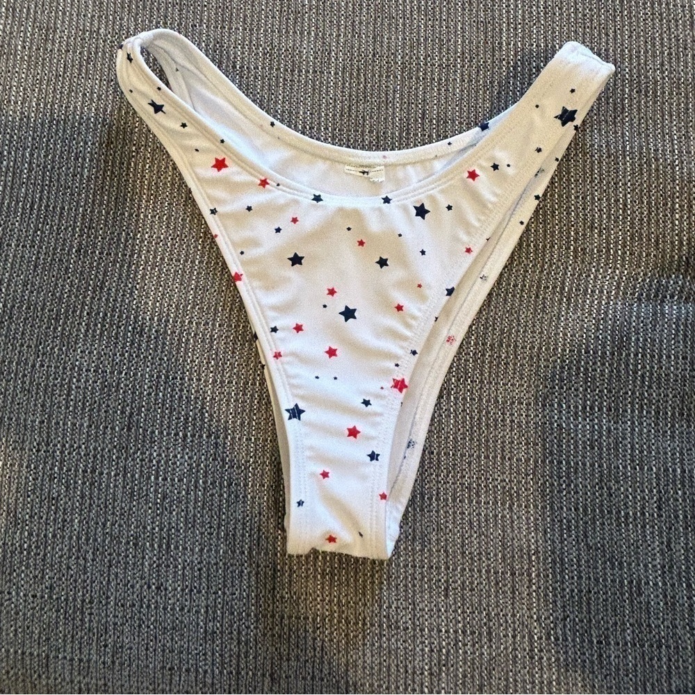 D09.19. White bikini bottoms with navy and red stars Sz S.